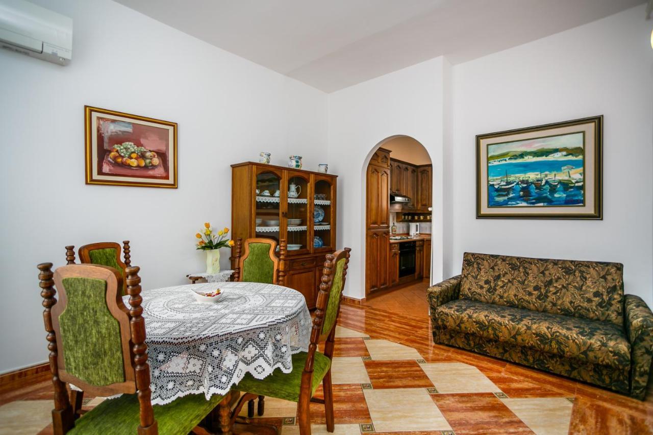 Apartment Near The Sea Judita Малинска Экстерьер фото