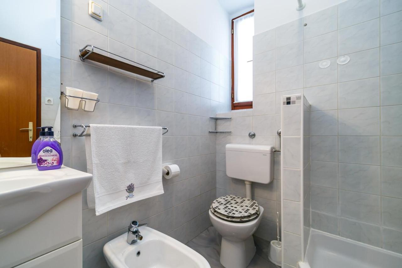 Apartment Near The Sea Judita Малинска Экстерьер фото